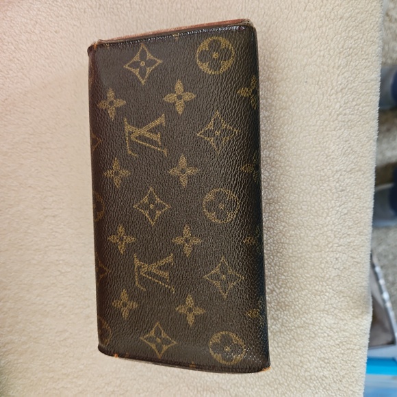 AUTHENTIC Full Inclusion Vintage Louis Vuitton Brown Monogram Sarah Long Wallet. - Picture 2 of 10